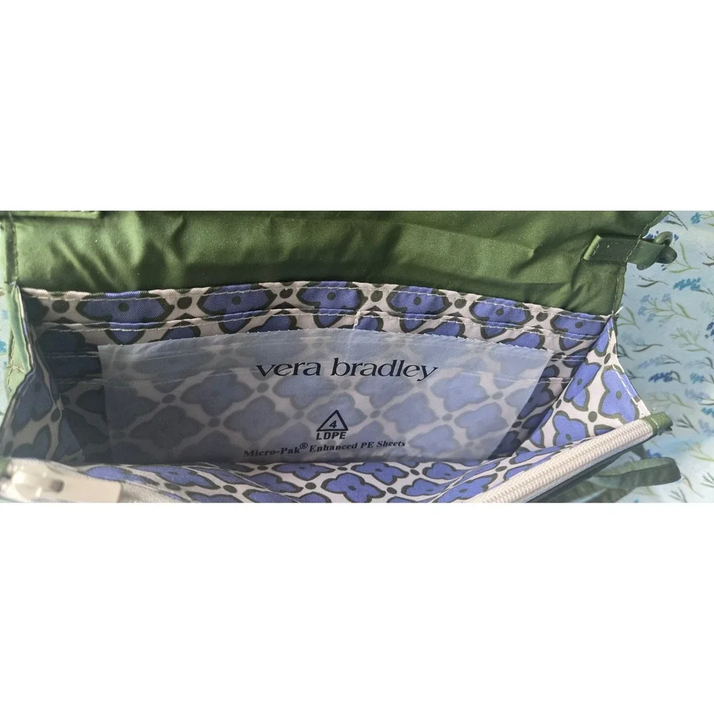 Vera Bradley Ultralight Wallet Crossbody Pearlized Cedar Green‎ 51082-22551 NWT